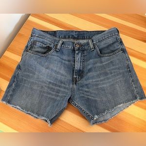 2/30$ 🛍️ LEVI’s Unisex jean short cut offs